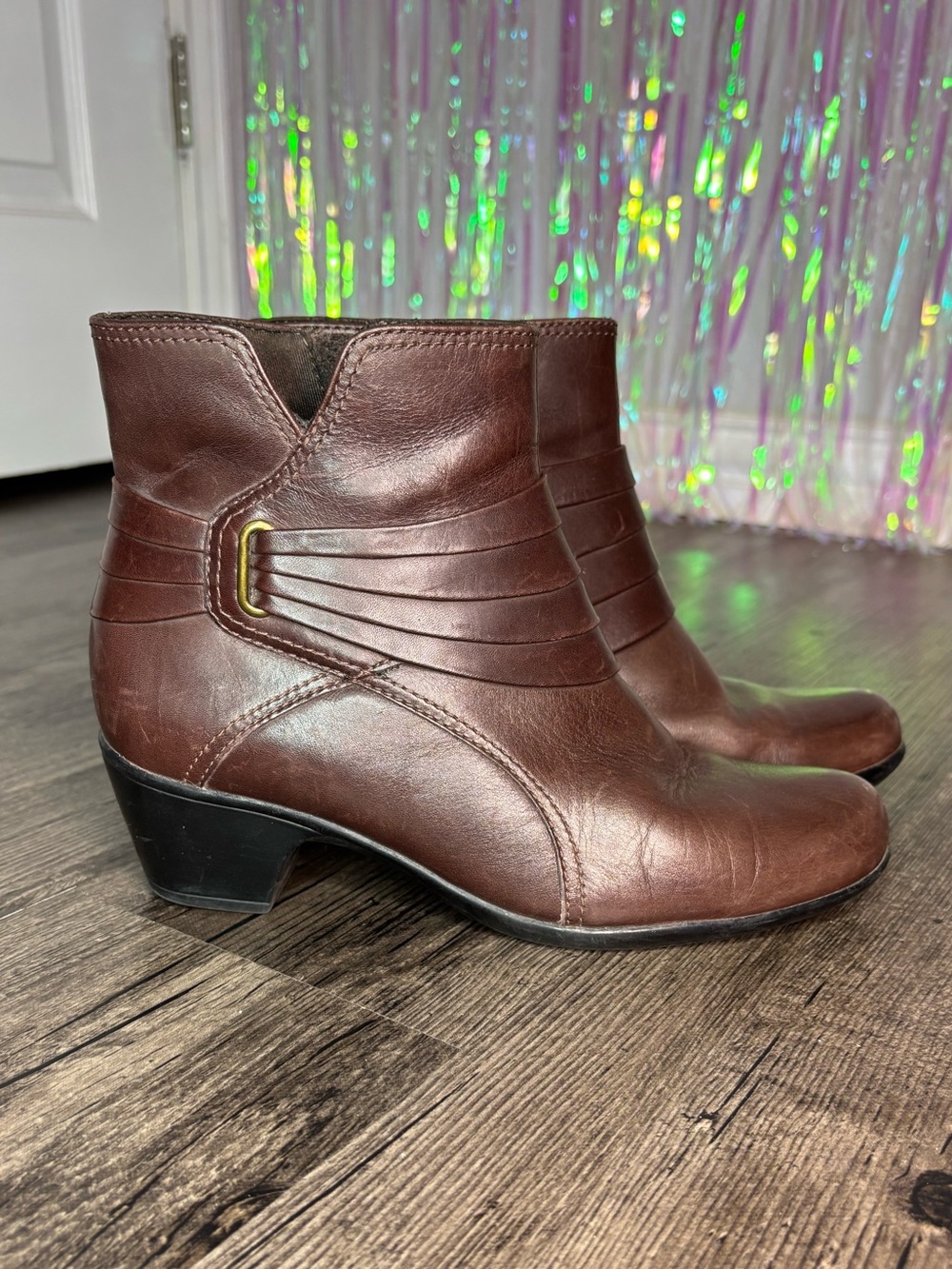 Clarks Brown Leather Wish Mood Ankle Booties Pleated & Gold Buckle Detail